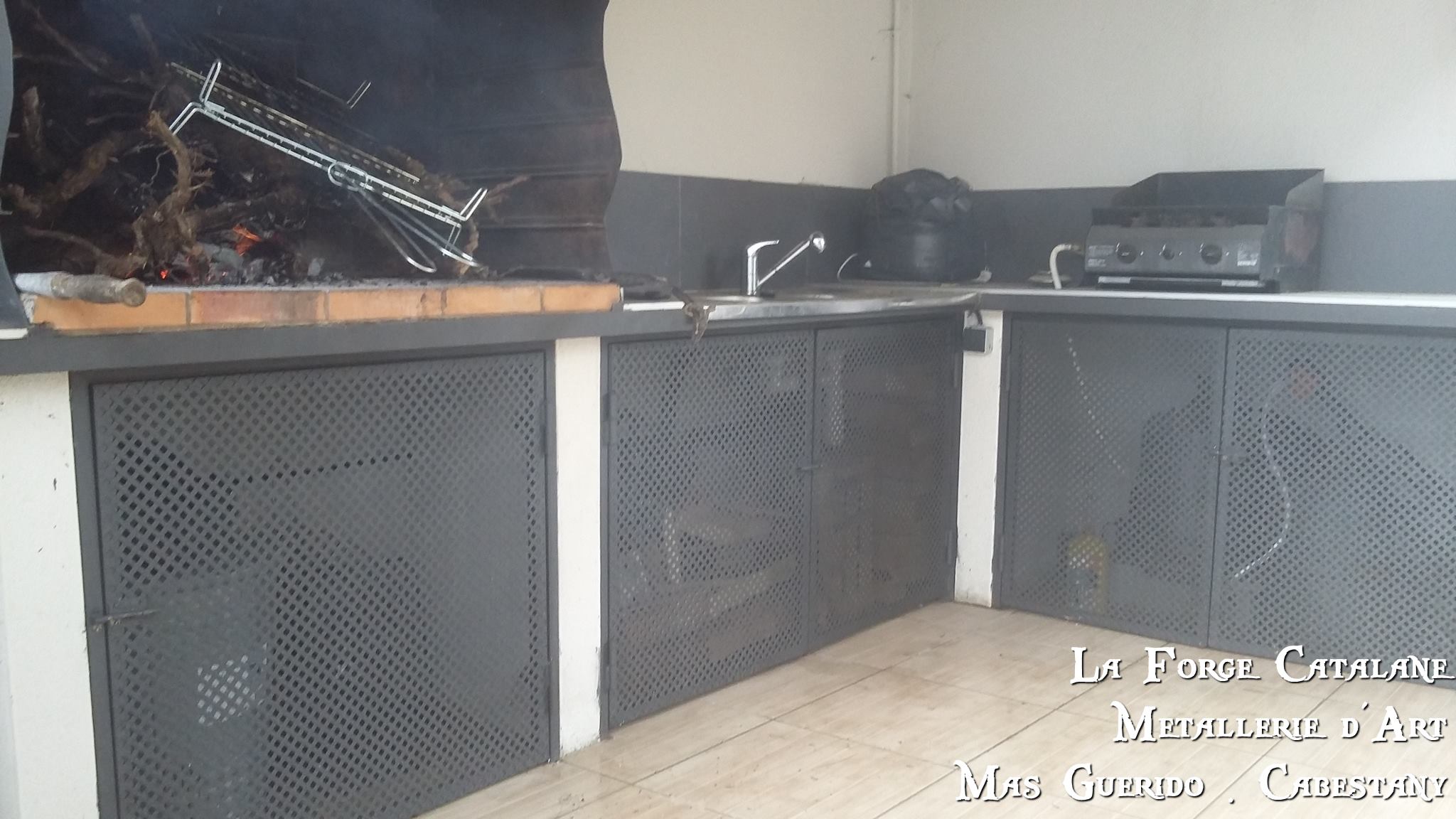 Portes sous barbecue tole perforee fer la forge catalane cabestany (3) - 250KB.jpg